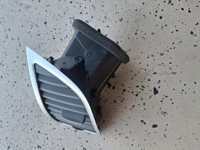 07-15 2007-2015  Audi Q7 Righr Passenger Right Side Dashboard A/c Air Vent   OEM - Image 1 of 4