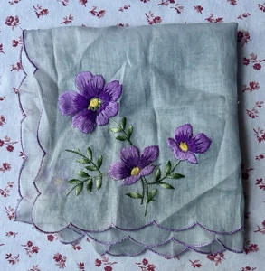 Vintage Mid Century Hankie Sheer Pale Lavender Embroidered Violets Handkerchief - Picture 1 of 3
