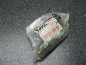 NOS 94 95 96 Yamaha VMax VX 500 600 End Bumper 613C - Foto 1 di 1