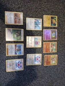 Vivid Voltage 9 Reverse Holo Bundle - Picture 1 of 4