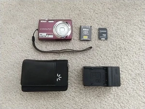 Nikon COOLPIX S220 10.0MP Digital Camera - Plum Tested Works - Picture 1 of 10