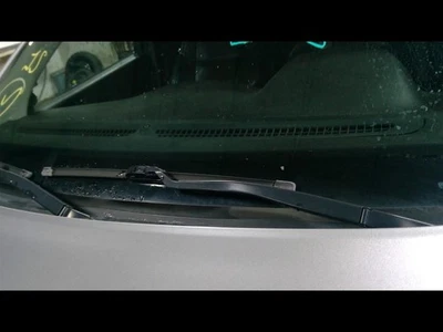 DURANGO 2014-2018 Right Wiper Arm               1702899 - Image 1 of 4