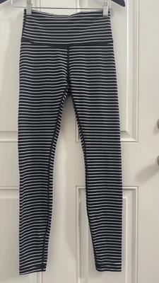 Lululemon Wunder Under HR Tight Women’s 28” Inseam Black And White Size 6 EUC - Image 1 of 4