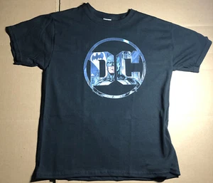 Batman DC T-Shirt Youth Medium And Batman Stickers - Picture 1 of 4