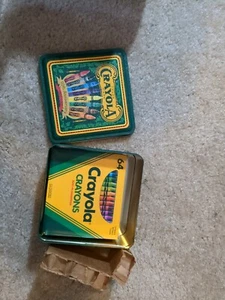 1903-1993 Crayola 90th Anniversary Dose mit 64 Buntstiften Vintage - Bild 1 von 5