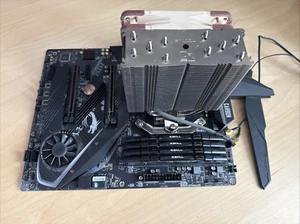 AMD Ryzen 7 3700X + MSI X570 Gaming Pro Carbon WiFi + 32GB G.Skill DDR4 + Noctua - Photo 1/2