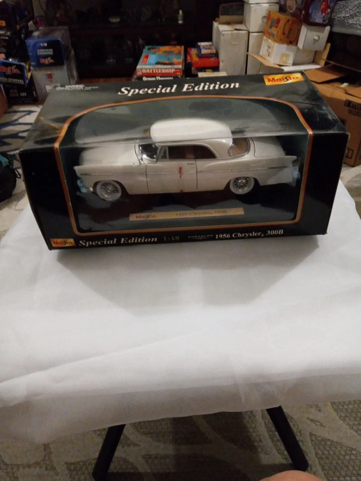 Maisto Special Edition Diecast 1968 Chevrolet Camaro Z28 Coupe Maroon 1 18