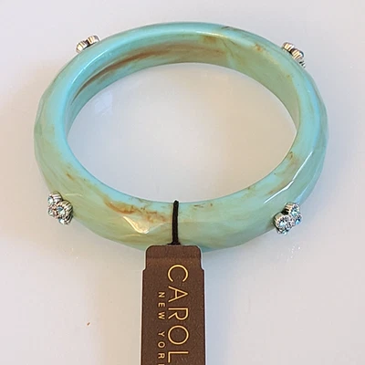 FAUX JADE BAKELITE STYLE OLD STOCK CAROLEE OF NEW YORK BANGLE WITH TAG - Image 1 of 4
