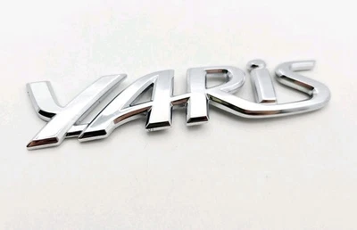 Toyota Yaris 2007-2012 sedán emblema trasero logotipo insignia signo símbolo Foto 1 de 3