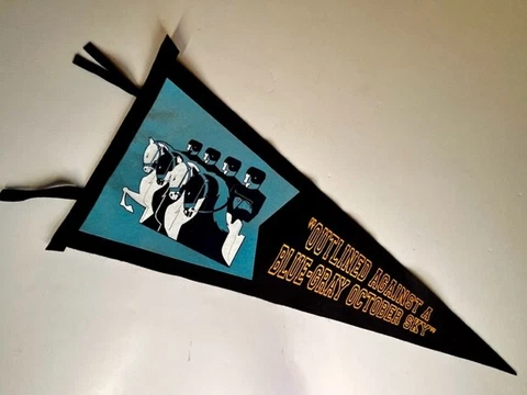 VINTAGE LOGO UNIVERSITY OF NOTRE DAME "4 HORSEMEN" WOOL PENNANT--12" X 30" Cover