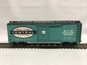 AHM HO Scale 41' New York Central System NYC 164000 Sliding Door Box Car - Picture 1 of 6