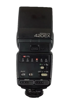 Flash de montaje en zapata Canon Speedlite 420EX para Canon funcionando Foto 1 de 4