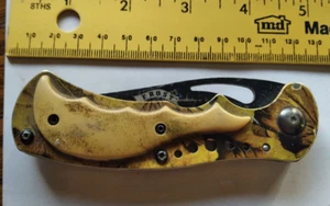 Unique FROST Liner-lock Pocket Knife 3.5" Kukri Blade  Leaf Camo Pattern - Picture 1 of 4