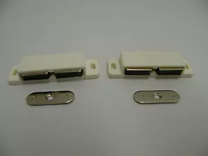 BMB 2 WEIßE MAGNETSCHNAPPER MÖBELMAGNET TÜRMAGNET MÖBEL MAGNETVERSCHLUß MAGNET - Bild 1 von 2
