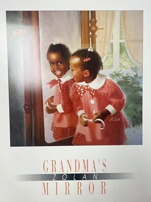 Espejo de abuela de Zolan. Una linda chica viendo su reflejo Foto 1 de 4