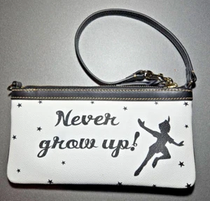 NWOT Disney Dooney & Bourke Peter Pan Never Grow Up Wristlet - Picture 1 of 3