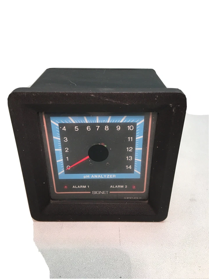 Signet Model: 3-9759.100 pH Analyzer.  Power Tested - Image 1 of 4