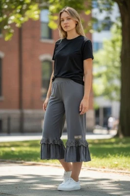 Pantalones Matilda Jane Cecilia Recortados Volantes Dobladillo Talla XL Gris Crochet Foto 1 de 4