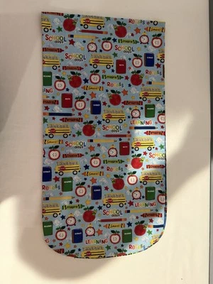 Corredor de mesa reversible de 48 pulgadas para días escolares y crayones hecho a mano nuevo Foto 1 de 2