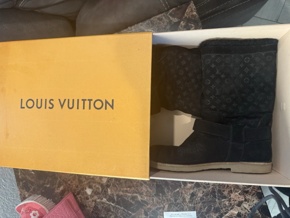 Botas Louis Vuitton de gamuza de piel de oveja fauvistas negras para mujer talla 7 Foto 1 de 4