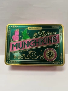 RARO Dunkin WICKED FOR GOOD PELÍCULA Munchkin Tin NUEVO ELPHABA GLINDA VERDE/ROSA - Imagen 1 de 11