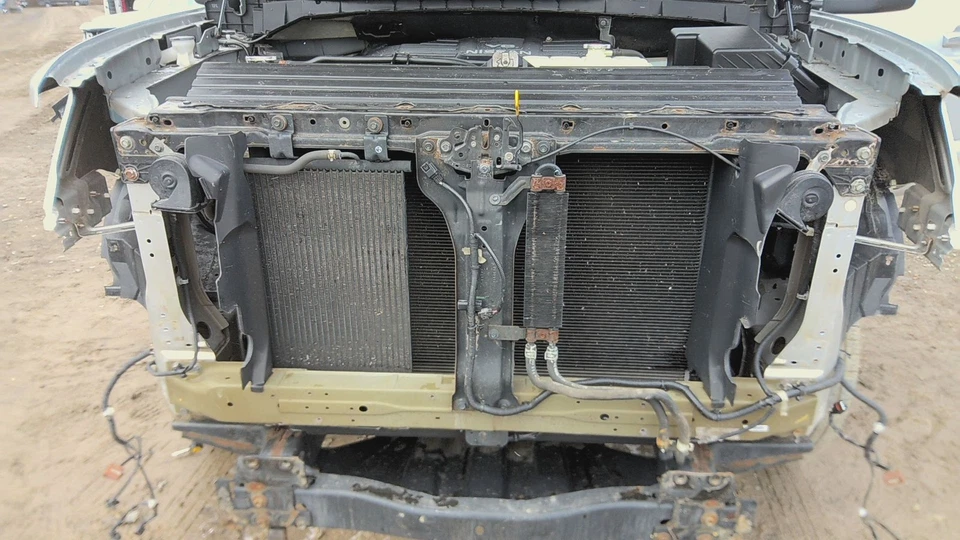 17 NISSAN TITAN XD Radiator Support 5.6l (gasoline) Foto 1 de 1