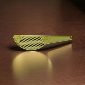 Vintage ESSO/EXXON Gas Promo “Put a Tiger In Your Tank” Pot & Pan Strainer Green - Picture 1 of 3