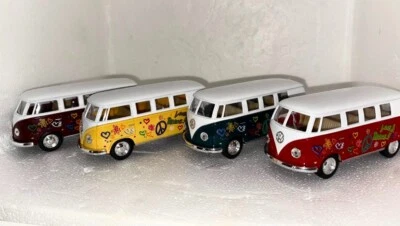 Volkswagen Peace & Love Van 1962 - en cuatro colores con acción de motor retroceso 1/43 Foto 1 de 4