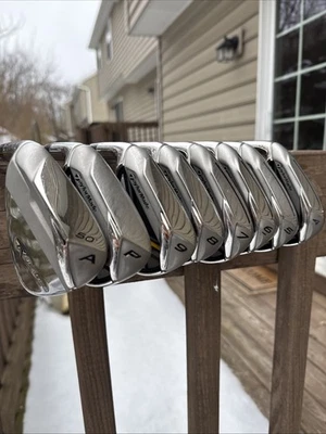 Conjunto de Ferro TaylorMade RocketBladez Canhoto, 4-pw+aw Aço Regular Flex BOM - Imagem 1 de 4