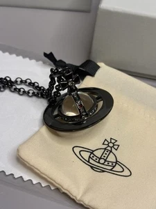 Vivienne Westwood 3D Large Orb Glass Silver Necklace Pendant Chain New With Box - Picture 1 of 8