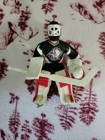 1998 STARTING LINEUP SLU FIGURE DOMINIK HASEK BUFFALO SABRES Cover
