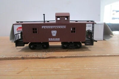 HO Scale Model Power 9141 32' Wood Caboose Pennsylvania #982086 - Image 1 of 4