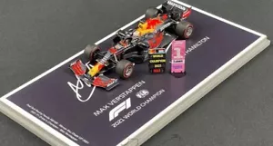 1:43 Spark Red Bull F1 RB16B #33 Max Verstappen Abu Dhabi GP 2021 World Champion - Foto 1 di 2