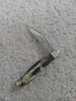 CASE 6220SS JIGGED BURNT BONE PEANUT FOLDING KNIFE NEW MINT - Image 1 of 4