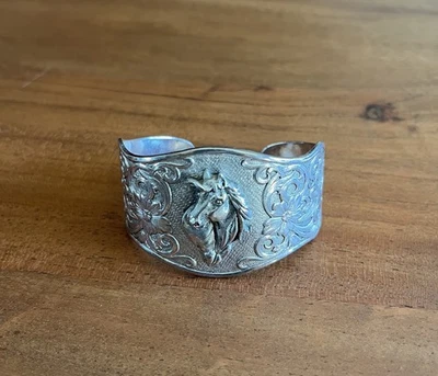 Montana Silversmiths Horse Cuff Bracelet vintage horseshoes flowers rodeo - Image 1 of 4
