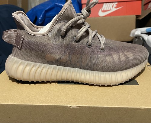 Yeezy Boost 350 V2 Mono Mist 7.5 Uomo