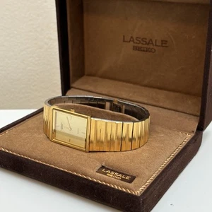 NOS Neo Vintage 1980s Seiko Lassale 8420-6709 Gold Tone Tank 6.75” - New Bat - Bild 1 von 13