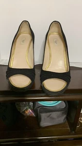Prada Pumps schwarz Wildleder offene Zehenpartie - Bild 1 von 12