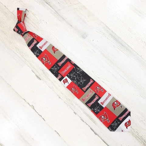 Vintage 2003 Tampa Bay Buccaneers NFL Football Ralph Marlin Block Play Neck Tie Cover
