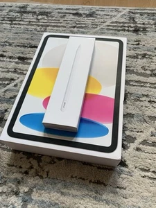 iPad 10th Generation 64 GB with Apple Pencil usb-c bundle - Zdjęcie 1 z 9