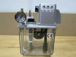 CESC-15C63 Chen Ying Lubrication Pump 2L Tank 1P 220V - Picture 1 of 3