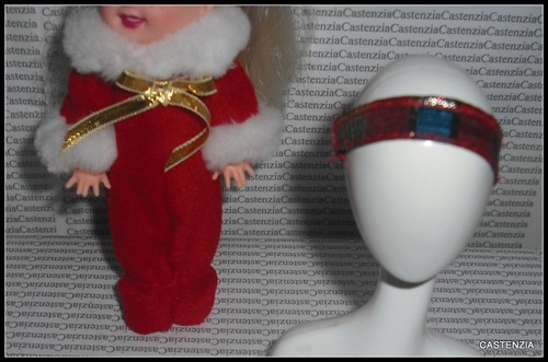 VETEMENTS OUTFIT KELLY DOLL HOLIDAY SISTERS ROSSO VELLUTO BIANCO ECOPELLICCIA MAGLIONE ACCESSORIO