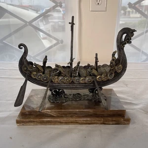 Barco dragón vikingo de Giuseppe Vasari sobre base de mármol: LEER: - Imagen 1 de 20