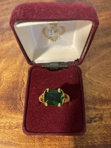 Premier Designs Gold Tone Faux Emerald Cocktail Statement Ring Size 10.5-11 - Picture 1 of 13