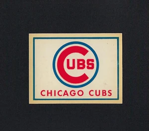 Calcomanías con el logotipo del equipo Fleer 1962 Chicago Cubs inserciones súper raras (espalda roja) - Imagen 1 de 2