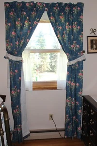 Croscill USA blu con pannelli di drappeggio foderati in rosa con tiranti 84"x40" asta di palo appesa - Foto 1 di 6
