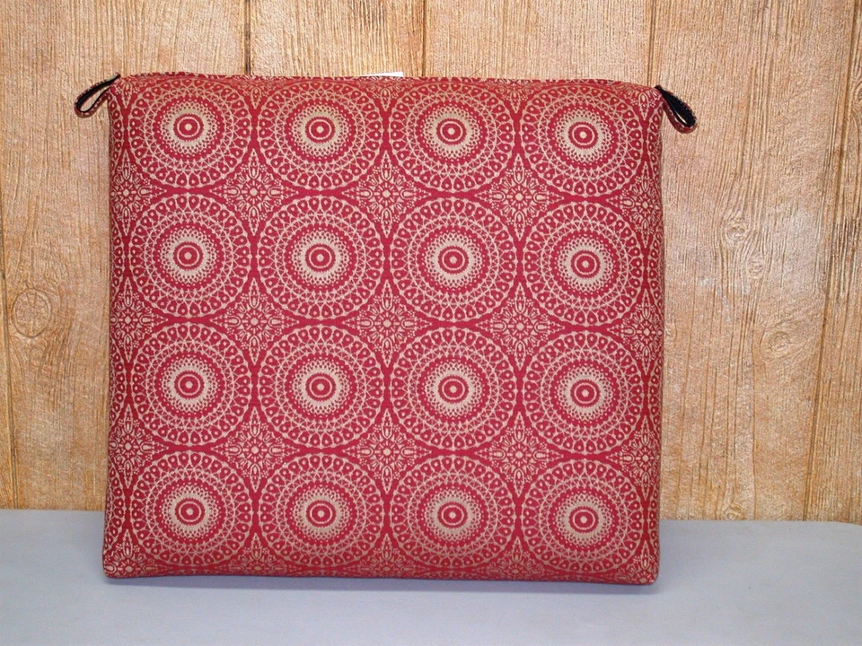 Cojín de asiento de patio al aire libre ~ círculos de oro rojo ~ 20" x 19" x 3,5" **NUEVO** Foto 1 de 1