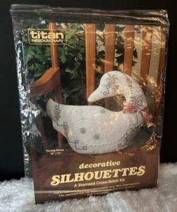 Gestempelt Kreuzstich Set Drehen Gans #1206 Silhouette 1987 Neu aus altem Lagerbestand Vintage Titan - Bild 1 von 7