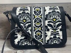 Vera Bradley Crossbody/Shoulder Purse Black Quilted  EXCELLENT CONDITION Retired - Picture 1 of 11