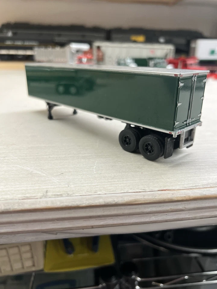 dcp 1/64 Vintage Van Trailer, Green - Image 1 of 1